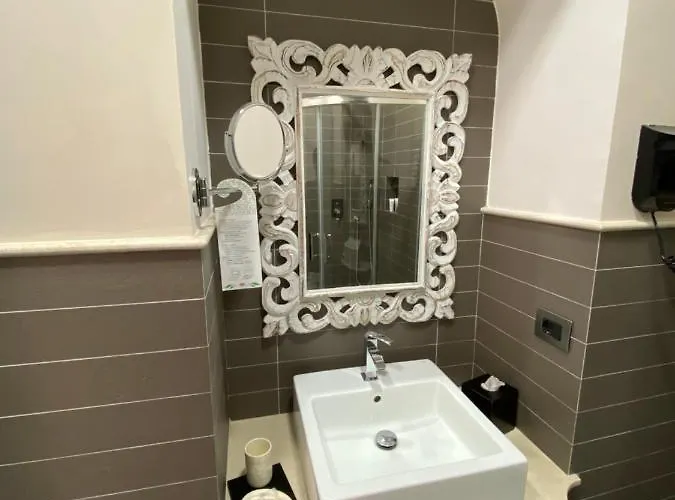 The World * 特罗佩阿